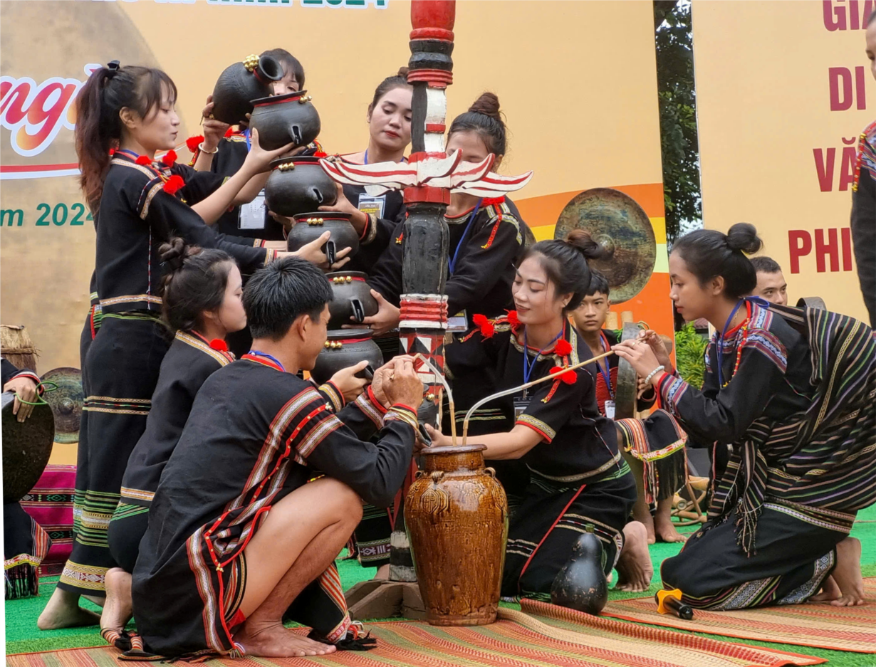 Tăng cường kết nối biển - rừng, Đắk Lắk phát huy thế mạnh du lịch sinh thái, văn hóa ( 06/10/2024) 